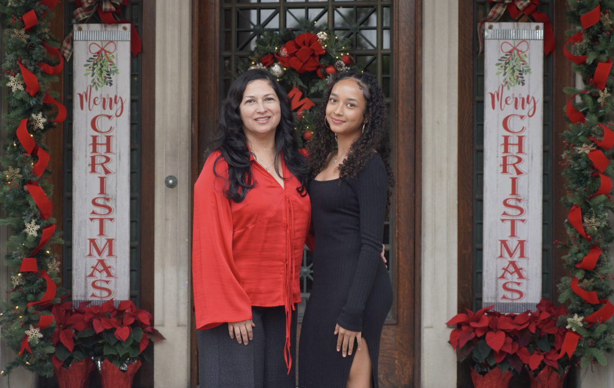 Tessa Neal '25 and her mother Laura Neal taking photos at Strub Hall!